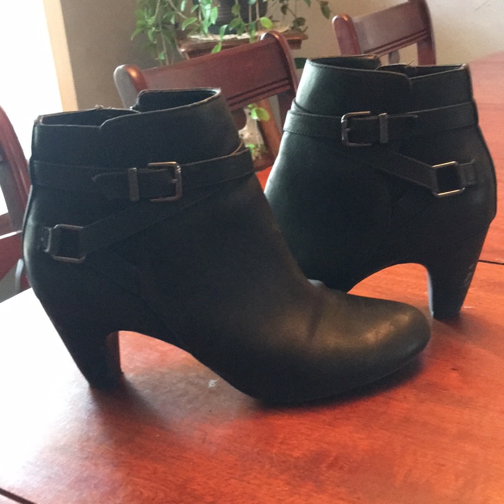 Boots, black